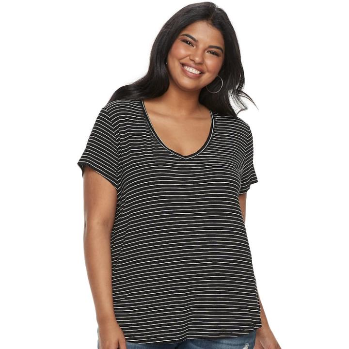 Juniors' Plus Size So&reg; Perfect Tee, Teens, Size: 1xl, Black