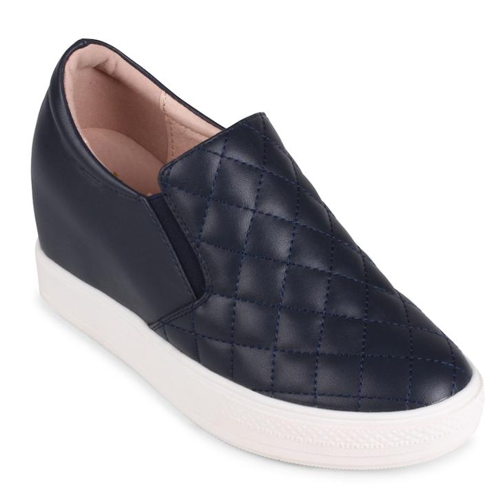 Wanted Bushkill Women's Quilted Sneakers, Size: 5.5, Blue (navy)