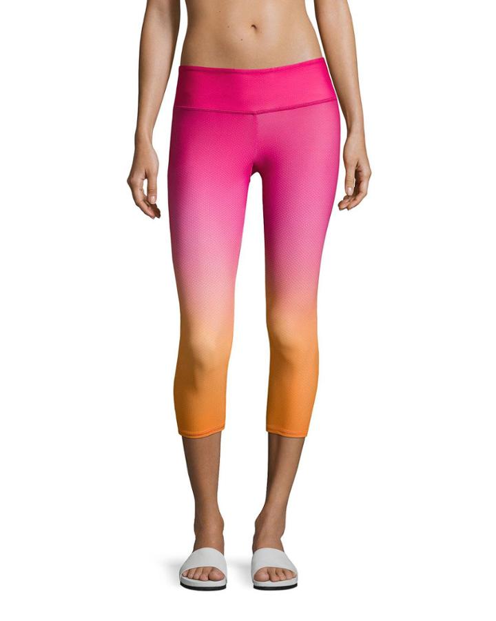 Graphic Capri Performance