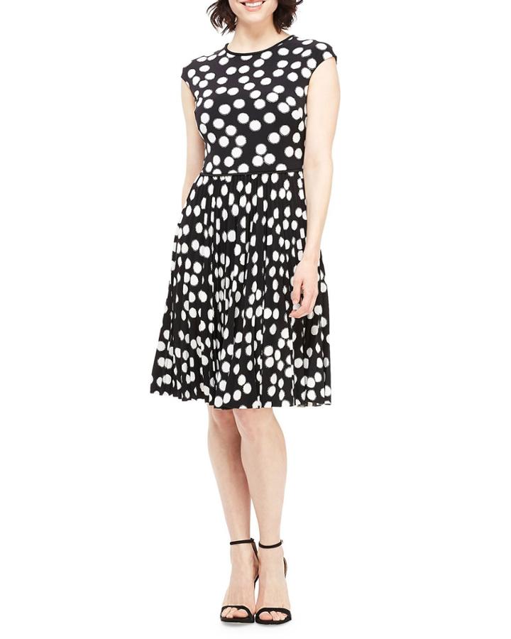 Bouncing Dot Cap-sleeve Pleated Dress