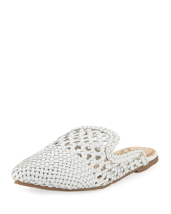Navya Woven Flat