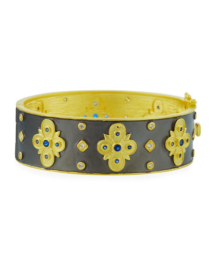 Wide Clover Hinged Bangle