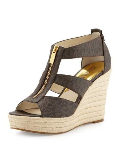 Damita Logo Zipper Wedge