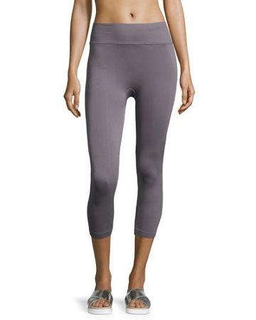 Ribbed Capri Leggings,