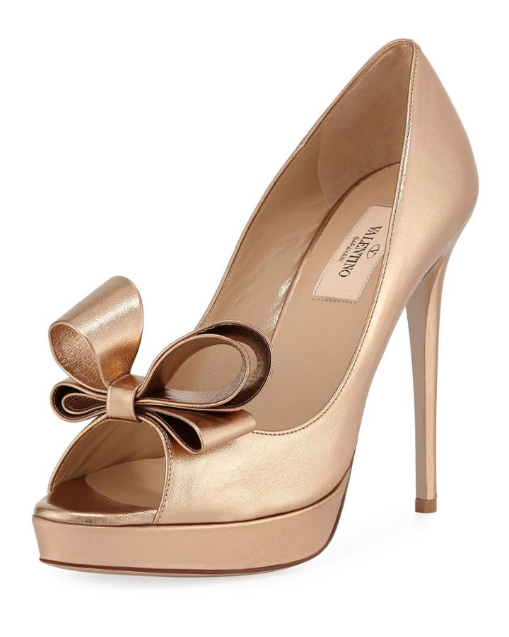 Metallic Bow Peep-toe Platform Pumps