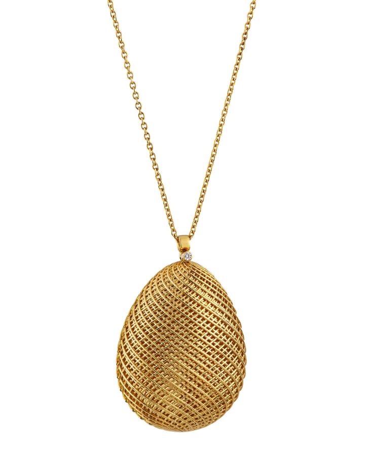18k Oval Pendant Necklace W/ Diamond