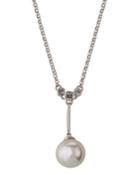 Short Chain Pearly Pendant Necklace