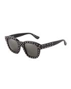 Surf Plastic Round Studded