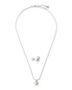 Pearl Pendant Necklace & Stud Earrings