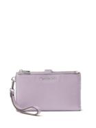 Michael Michael Kors Leather Smartphone Wristlet