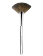 Trish Mcevoy Brush 62 Fan Brush