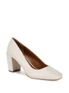 H Halston Whitney Leather Pumps