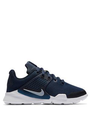 Nike Arrowz Low-top Sneakers