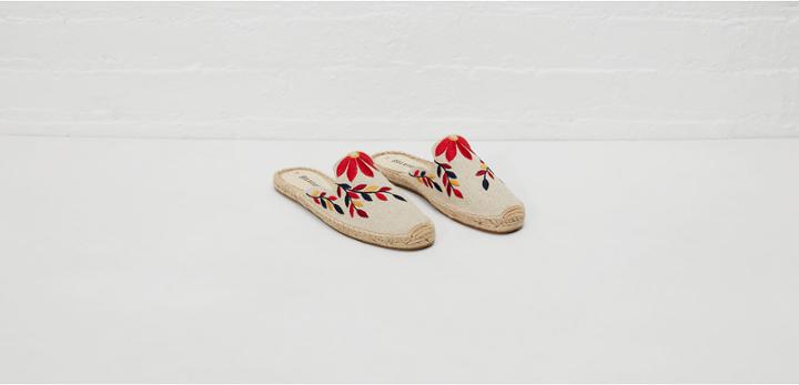 Lou & Grey Soludos Graphic Floral Embroidered Mule Slide