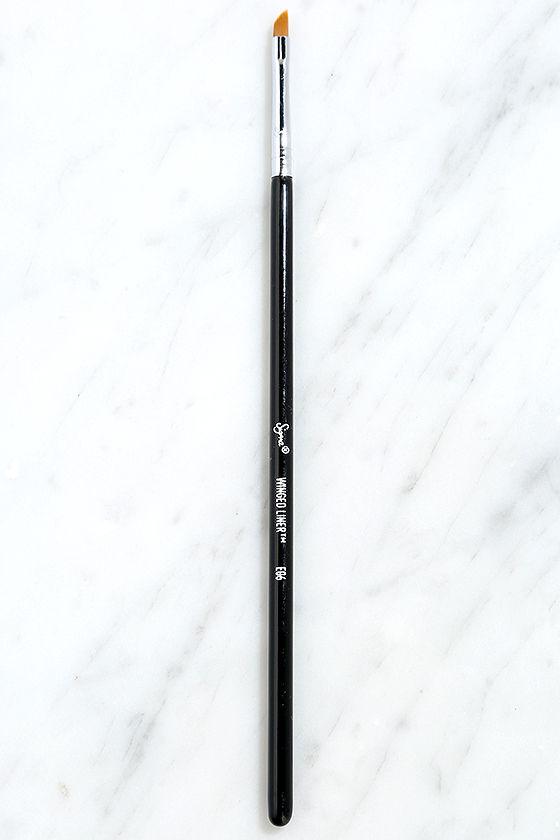 Sigma Beauty | Sigma E06 Winged Liner Brush | No Animal Testing | Lulus