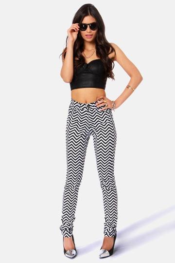 Tripp Nyc Striped Black And White Chevron Print Skinny Jeans