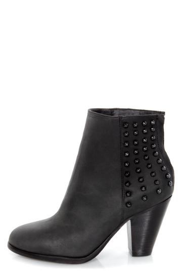 Steve Madden Acedd Black Leather Studded Ankle Boots