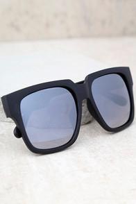 Quay On The Prowl Black And Silver Mirrored Sunglasses
