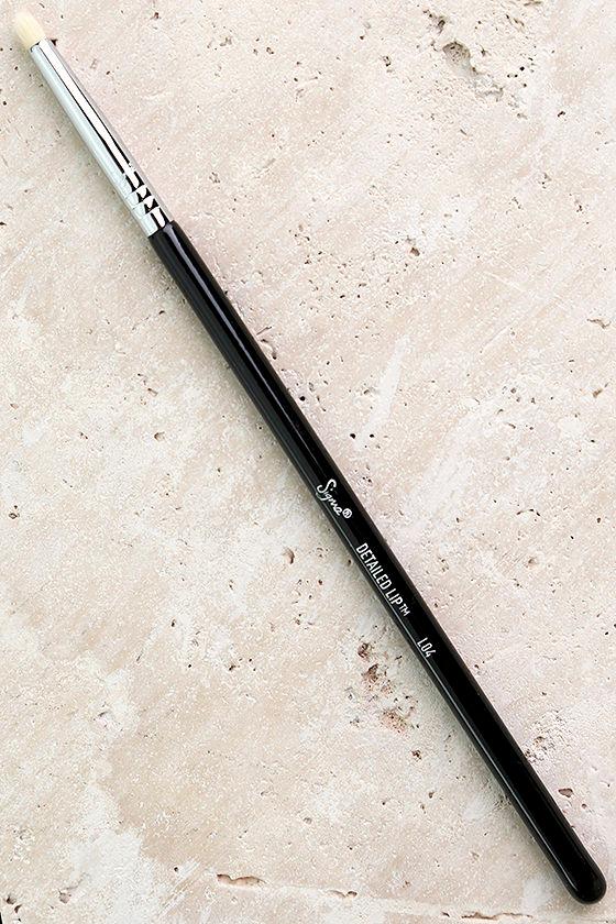 Sigma Beauty | Sigma L04 Detailed Lip Makeup Brush | Black | Cruelty Free | No Animal Testing | Lulus