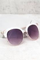 Lulus Romantic Reason Gold And White Sunglasses