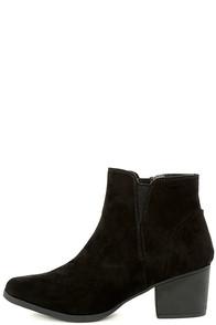 Qupid Dorothy Black Suede Ankle Booties