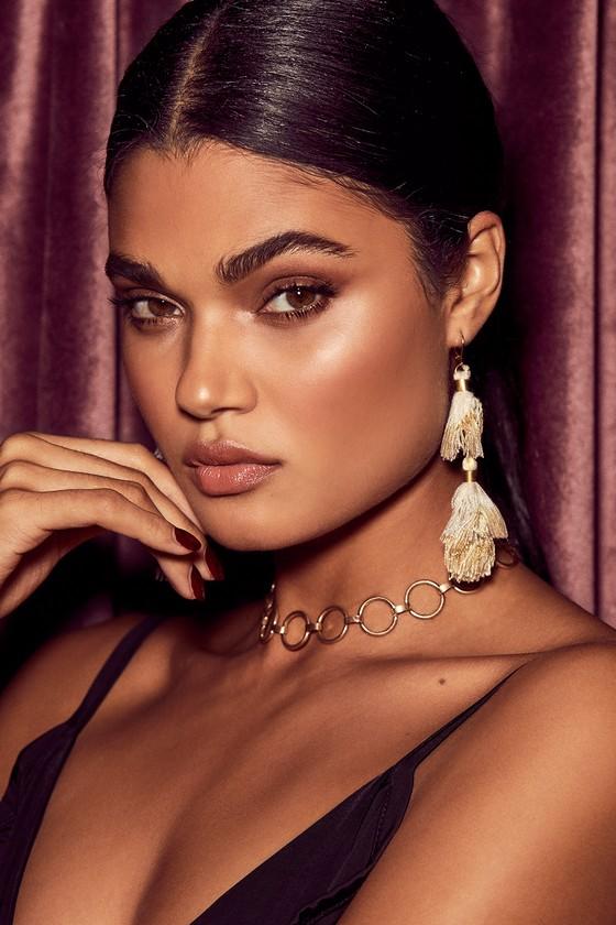 Shashi - Ombre White And Beige Tassel Earrings - Lulus