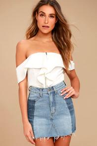 Evidnt Tammy Medium Wash Cutoff Denim Mini Skirt