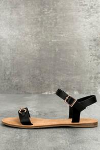 Bamboo Dita Black Flat Sandals