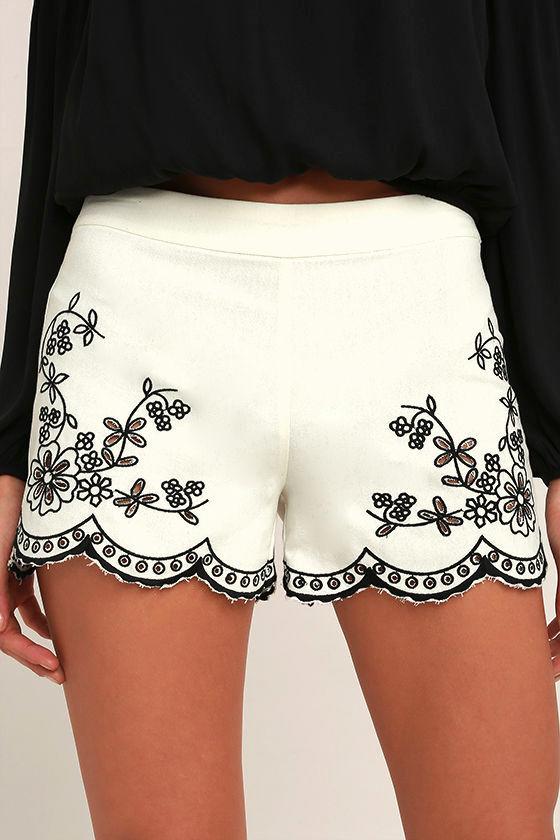Lulus | Lookout Point Ivory Embroidered Shorts | Size Large | White