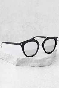 Lulus Trooper Black And Silver Mirrored Sunglasses