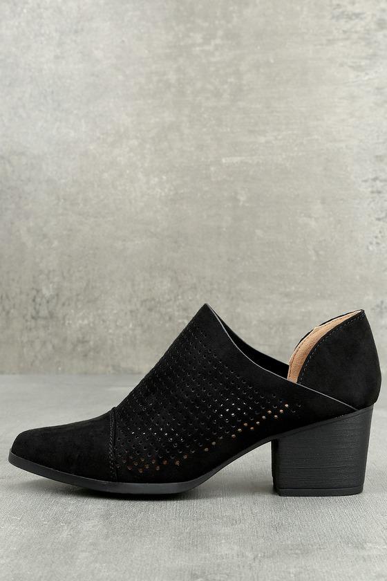 Qupid | Vancouver Black Suede Ankle Booties | Size 6 | Vegan Friendly | Lulus