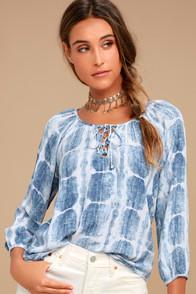 Love Stitch Cheerful Skies Blue And White Tie-dye Top