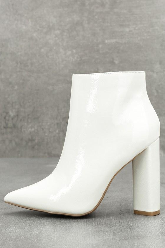 Qupid | Saige White Patent Ankle Booties | Size 6 | Vegan Friendly | Lulus