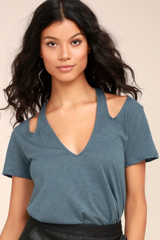 Lulus | Rue Denim Blue Cutout Tee | Size Large