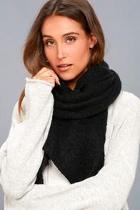 Lulus Cute 'n' Cozy Black Scarf