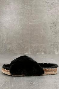 Bc Footwear Bc Footwear Myth Black Faux Fur Slide Sandals