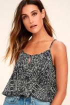 Lulus Look At Me Now Black And White Print Crop Top
