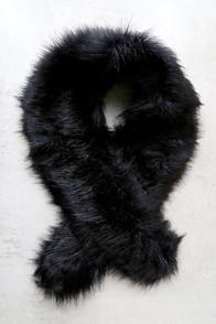 Lulus Oksana Black Faux Fur Scarf