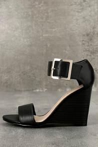 Breckelle's Neysa Black Ankle Strap Wedges