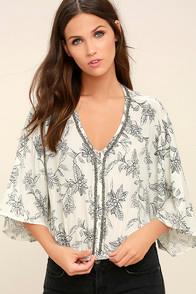 Amuse Society Moon Dancer White Floral Print Crop Top