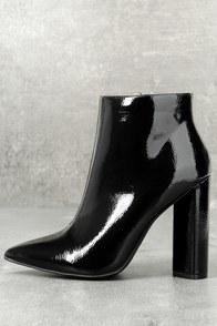 Qupid Saige Black Patent Ankle Booties