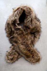 Lulus Oksana Brown Faux Fur Scarf