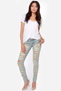 Blank Nyc Skinny Classique Distressed Light Wash Skinny Jeans