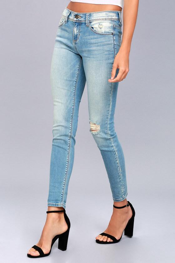 Sneak Peek | City Style Light Wash Distressed Skinny Jeans | Size 11 | Blue | Lulus