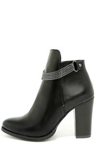 Olivia Miller Wilona Black Ankle Booties