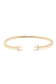Lulu*s Falling With Style Gold And Pearl Bracelet