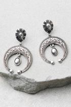 Lulus Meet My Gaze Silver Earrings