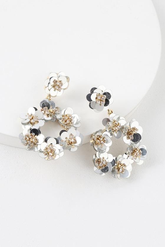Quassia Silver Sequin Round Earrings | Lulus