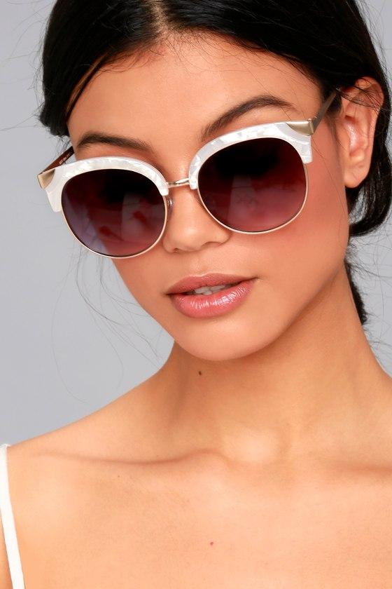 Lulus | Romantic Reason Gold And White Sunglasses