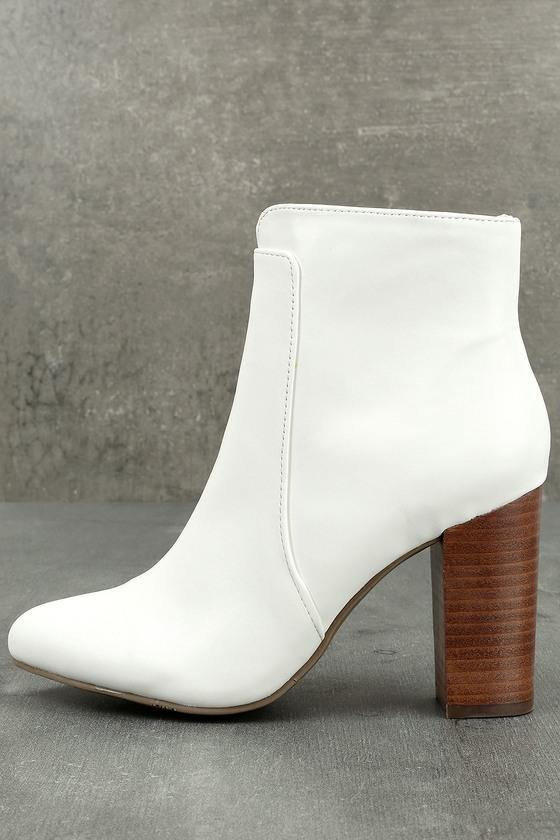 Mia | Rosebud White Ankle Booties | Size 6 | Vegan Friendly | Lulus